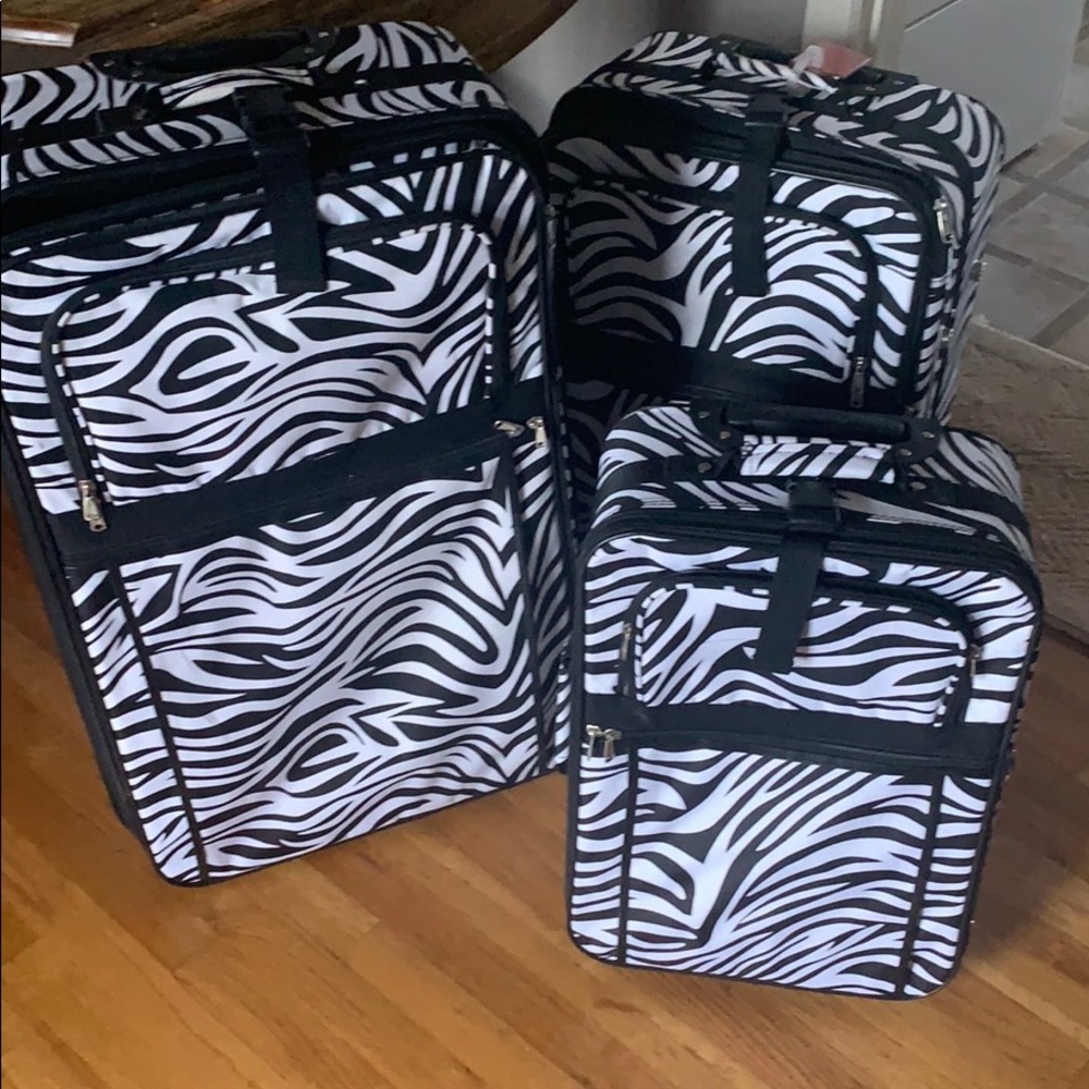 Luggage set